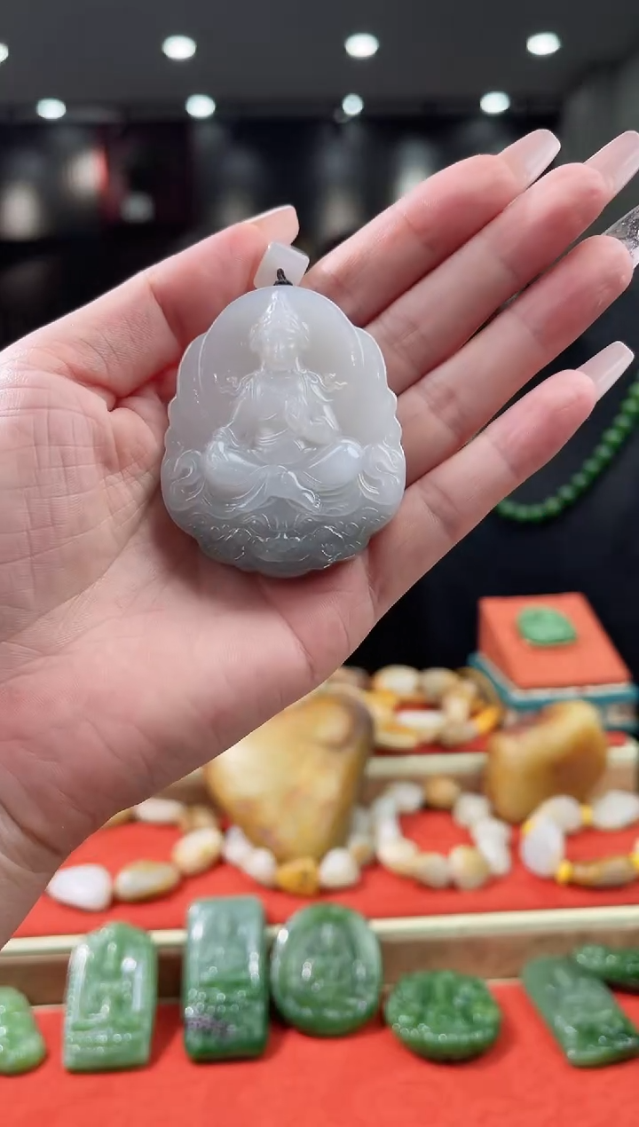 和田玉未镶嵌颈饰吊坠