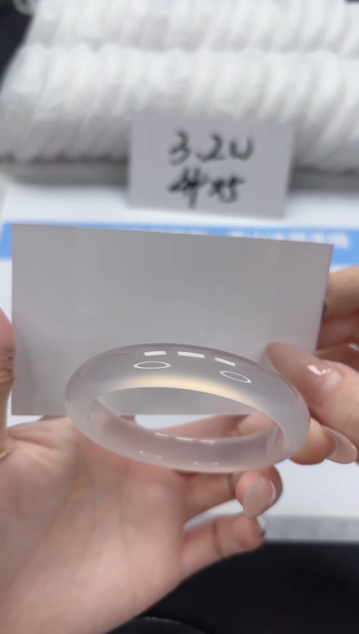 【闪购商品】石英质玉未镶嵌手镯A427-55.8