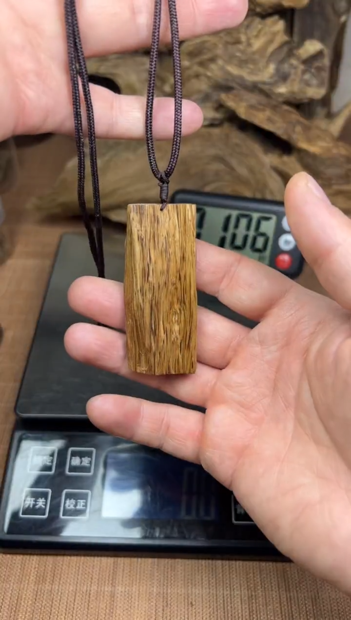 【闪购商品】沉香吊坠柬埔寨挂件