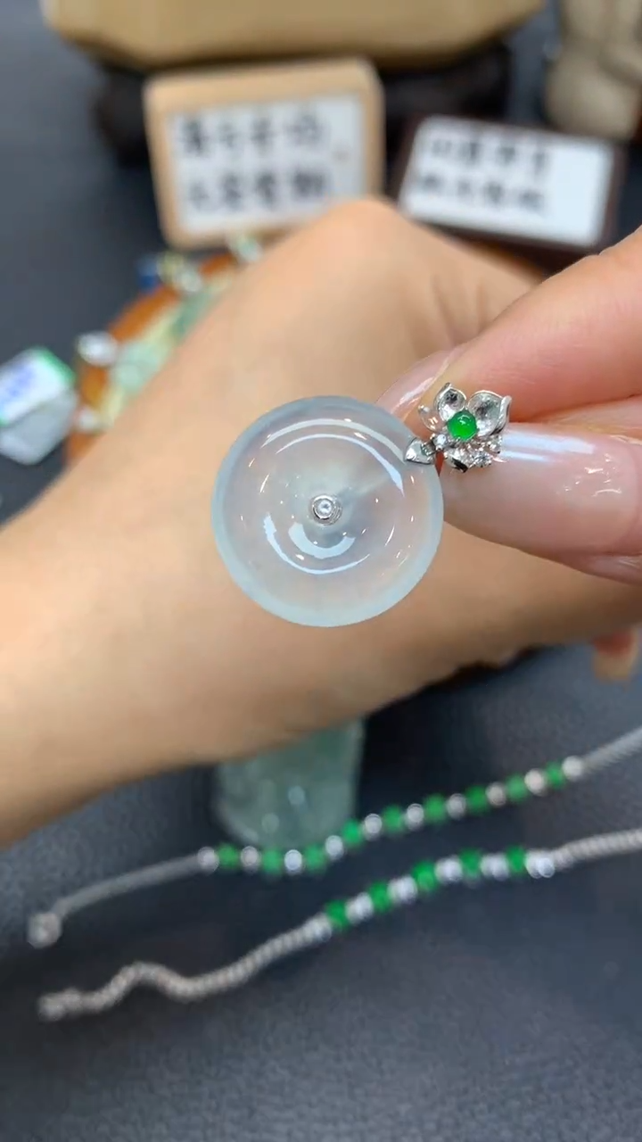 18K金镶嵌定制翡翠C760