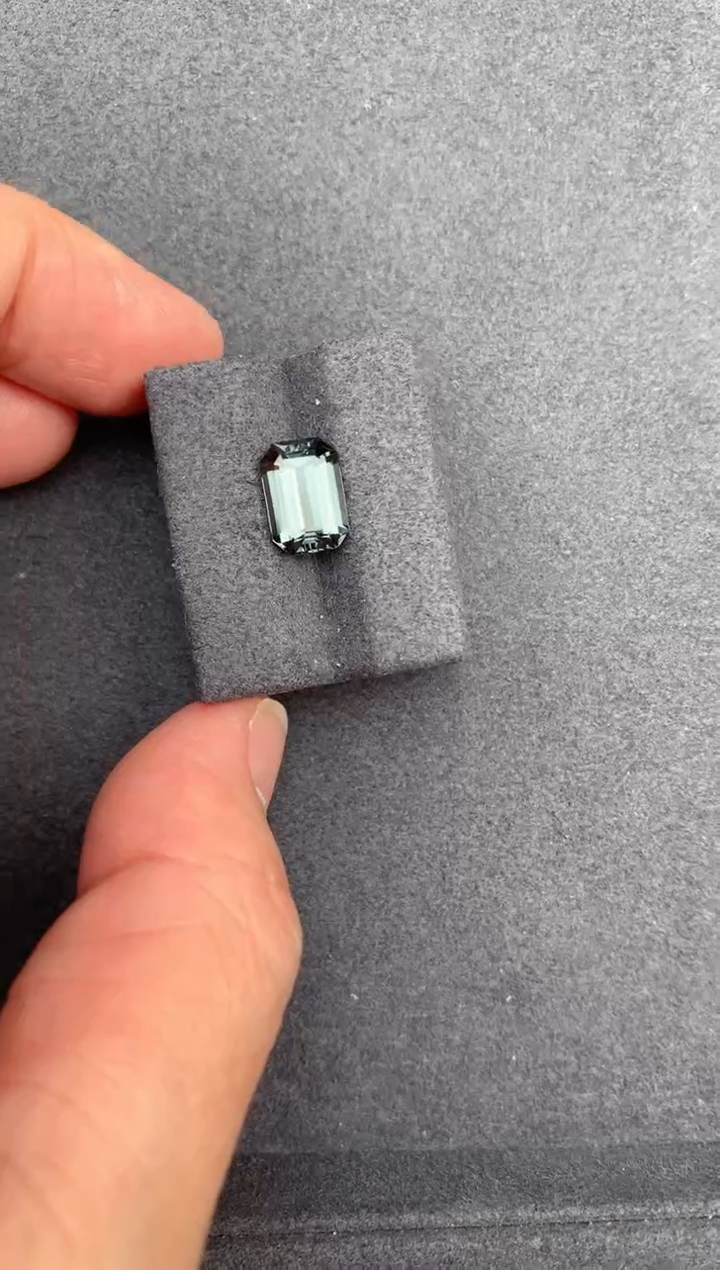 【闪购商品】尖晶石裸石未镶嵌2.9ct灰尖晶