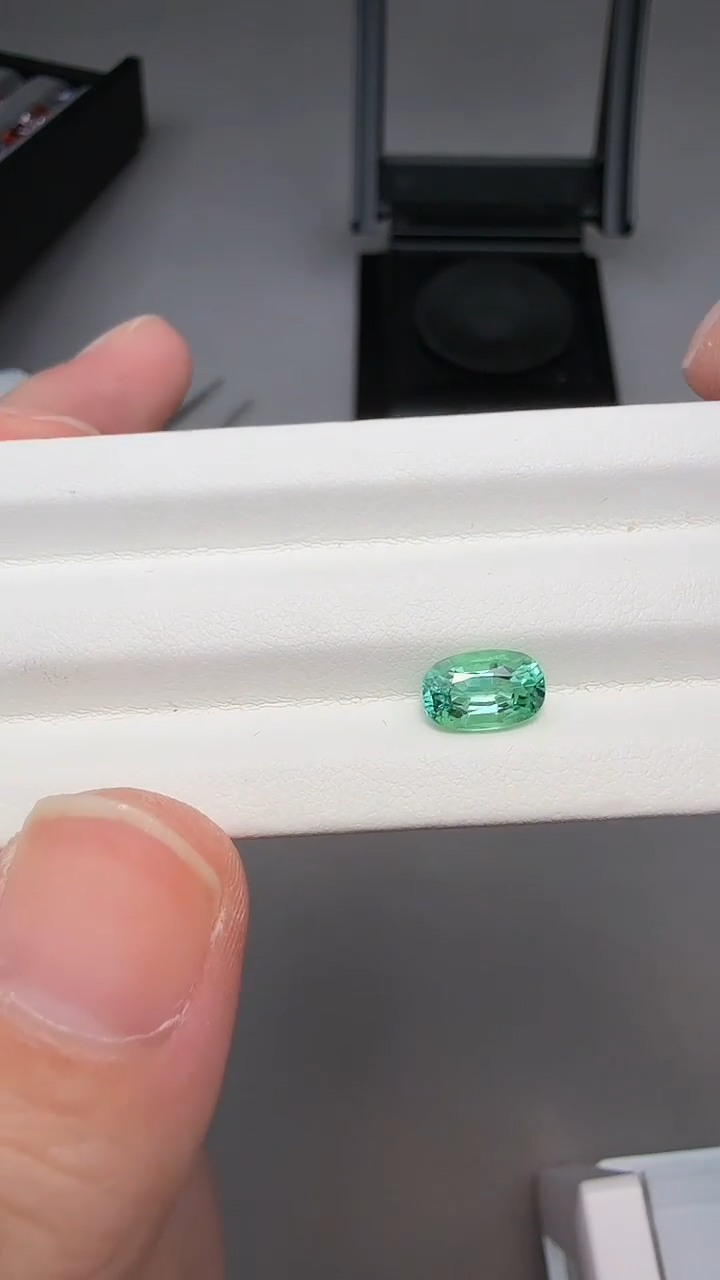 【闪购商品】碧玺Tiffany色未镶嵌1.3ct-A543-1p