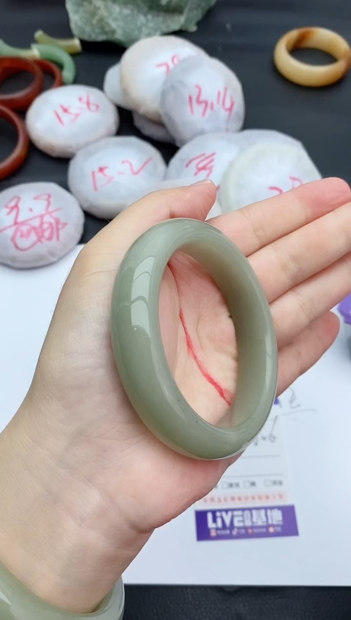 未镶嵌手镯石英质玉30+56.6