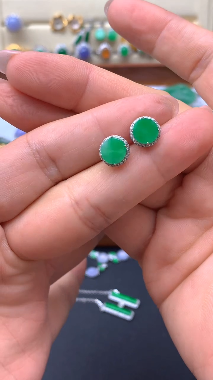 【闪购商品】翡翠颈饰18K金镶嵌250-天然翡翠