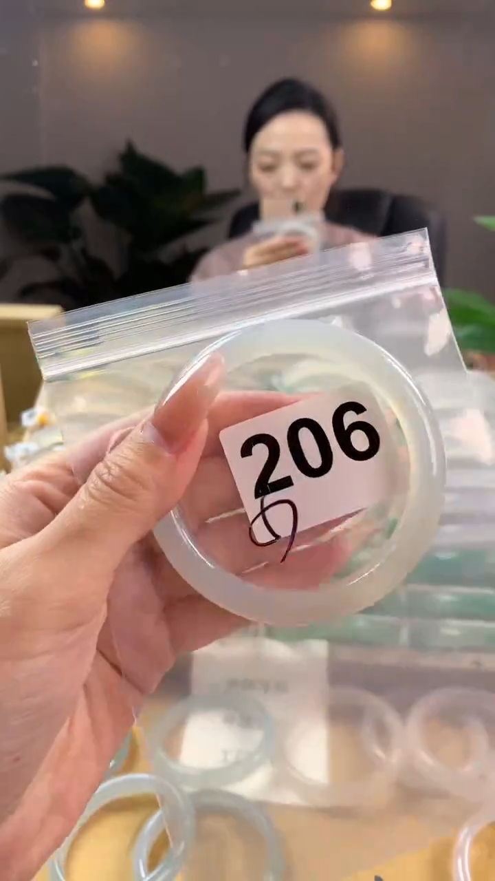 【闪购商品】玛瑙/玉髓手镯未镶嵌206