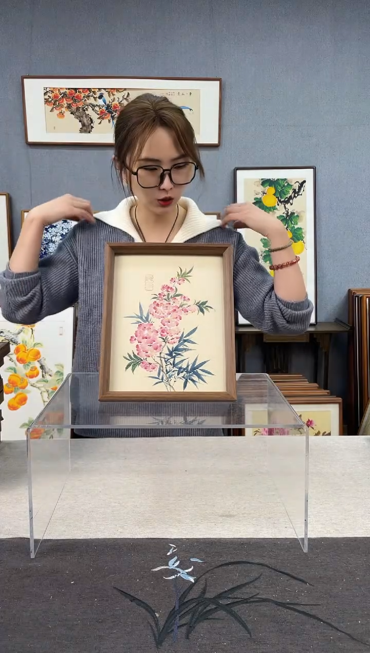 【闪购商品】国画10寸-23*29摆台书法作品-桃花
