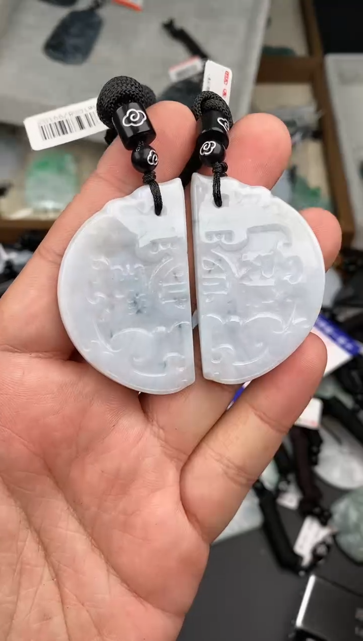 【闪购商品】翡翠颈饰未镶嵌  天然翡翠，一物一图