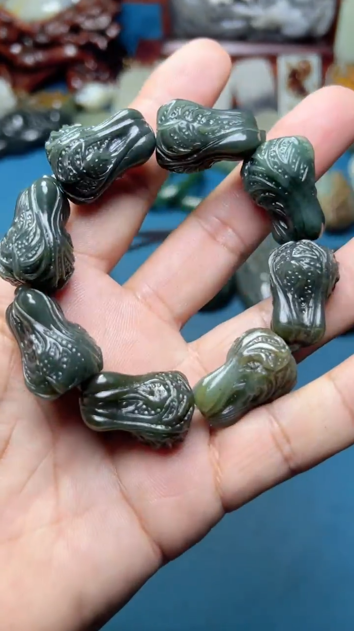 和田玉未镶嵌挂件.