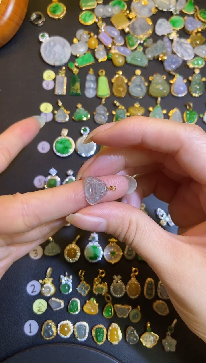 吊坠(不含链)18K金镶嵌翡翠1