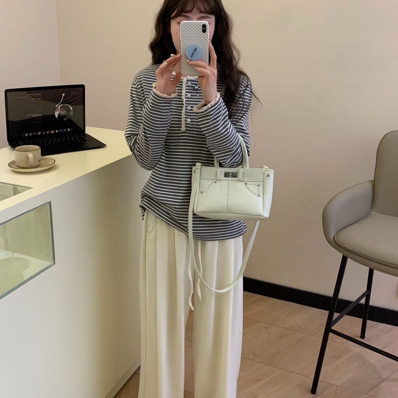 早春新款韩系百搭淑女花边设计经典条纹长袖T恤百搭-5CW049