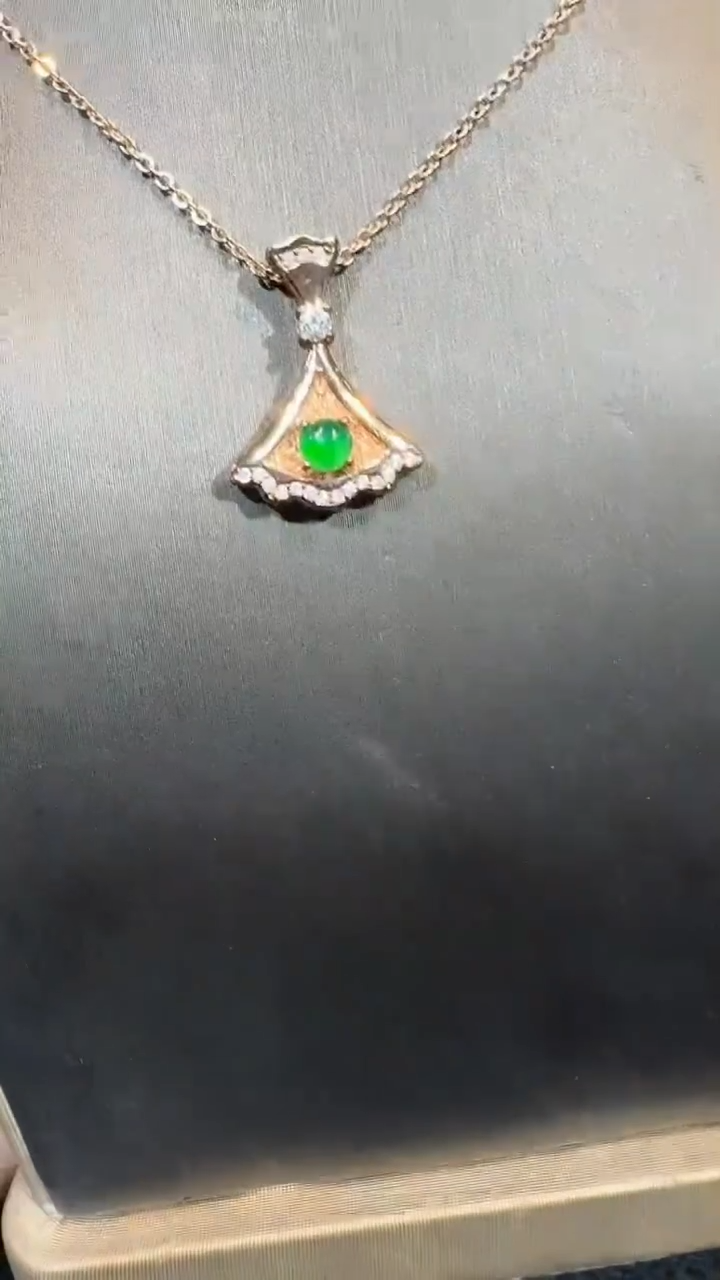 【闪购商品】翡翠吊坠(不含链)未镶嵌多样性发货其一不含链