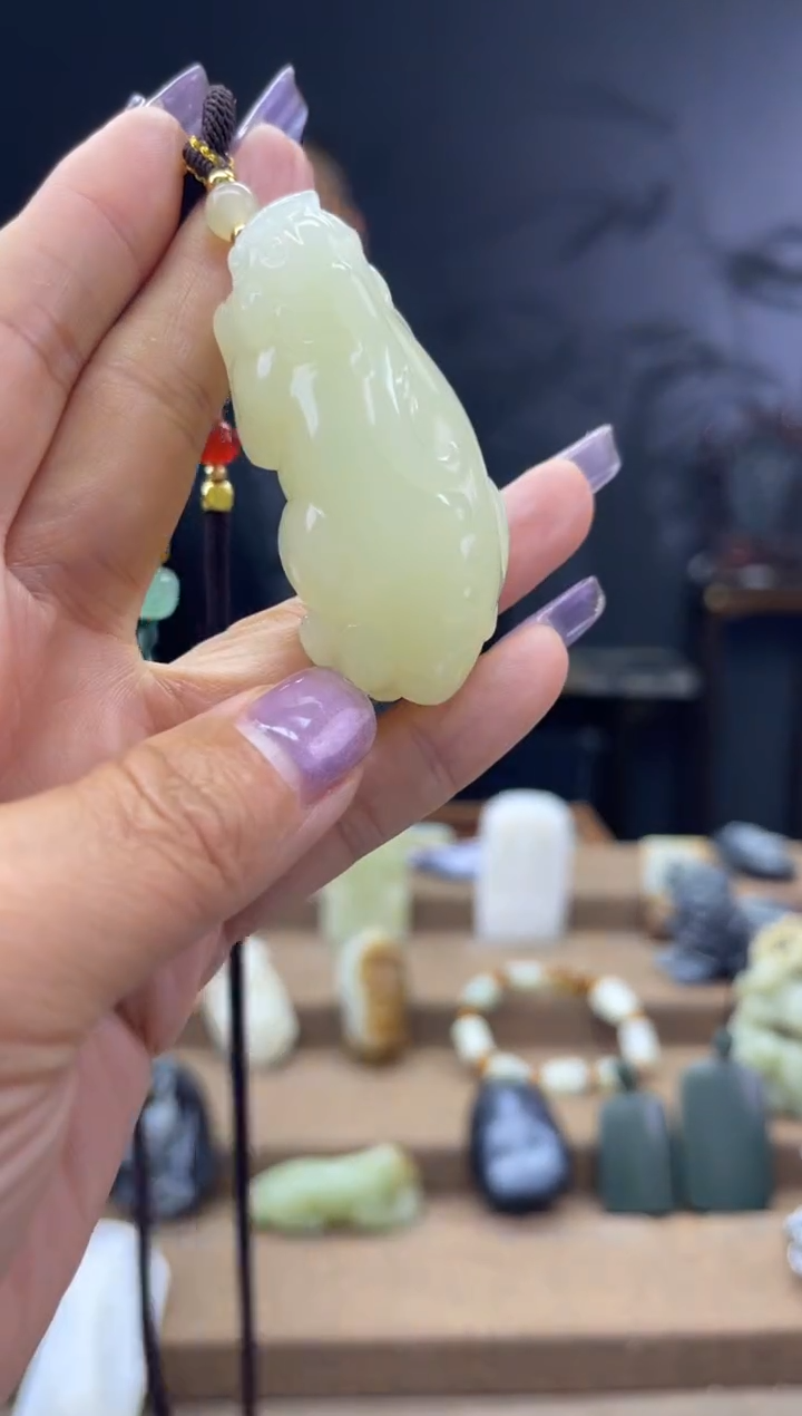 颈饰未镶嵌和田玉1