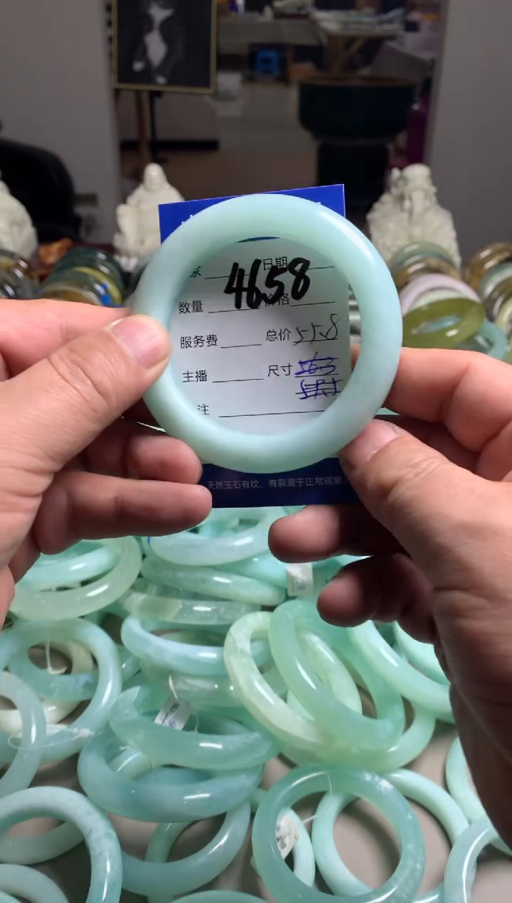 【闪购商品】蛇纹石玉手镯未镶嵌4658