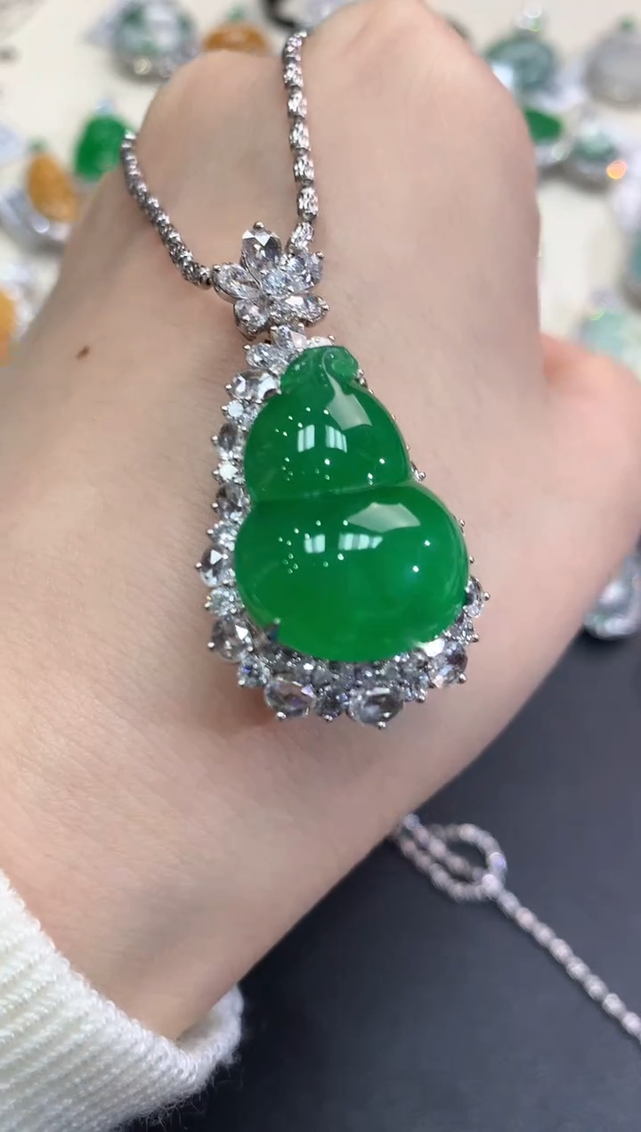 【闪购商品】翡翠颈饰18K金镶嵌A10   