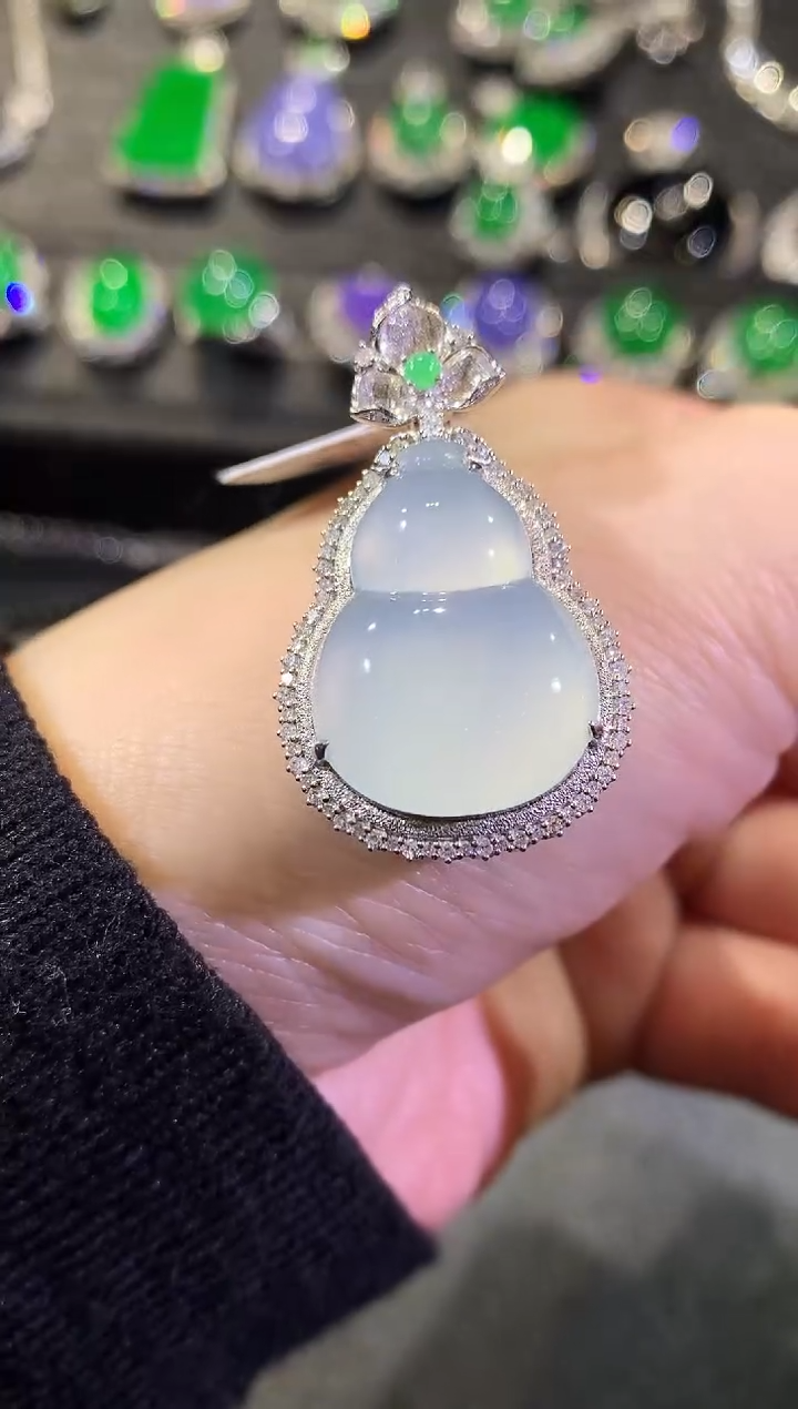 【闪购商品】翡翠吊坠(不含链)18K金镶嵌35-葫芦