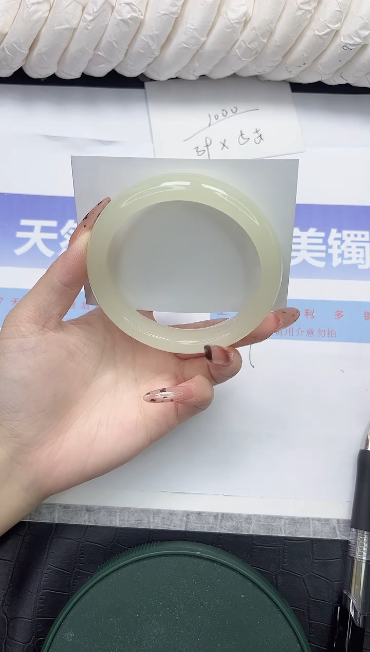 未镶嵌手镯石英质玉70-62