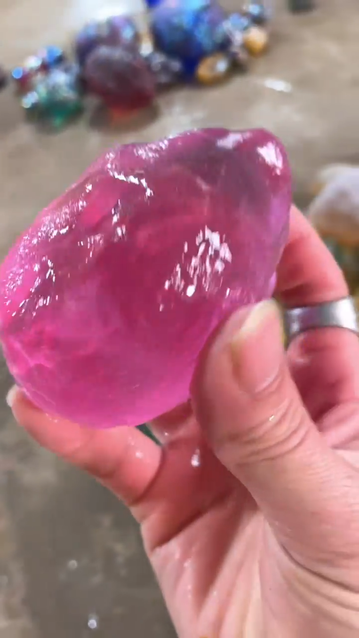 新疆五彩石原石摆件