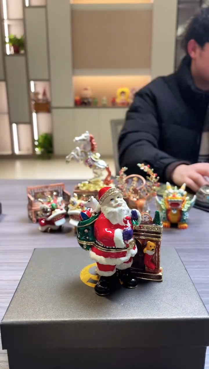 手工艺品琉璃圣诞老人