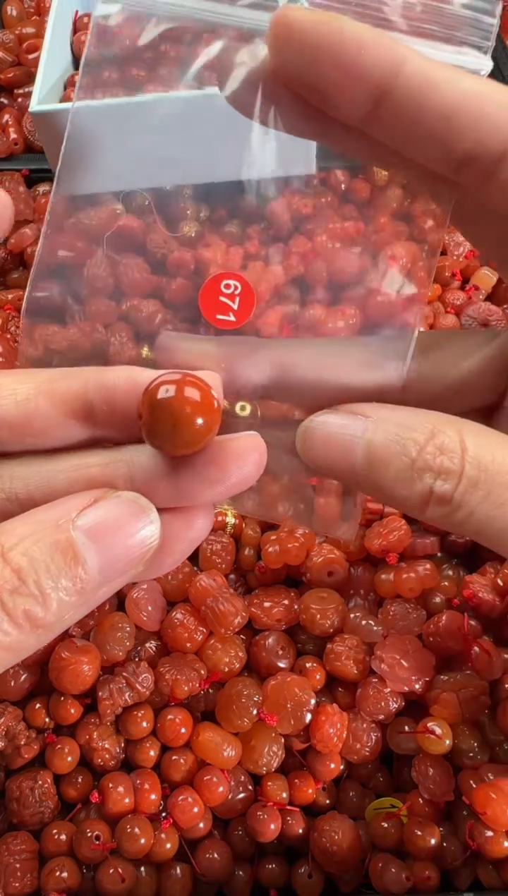 【闪购商品】南红玛瑙颈饰未镶嵌1