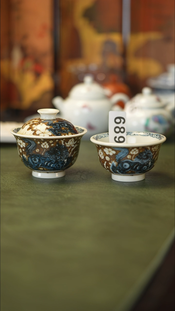 ?****?688釉里金狮子套组