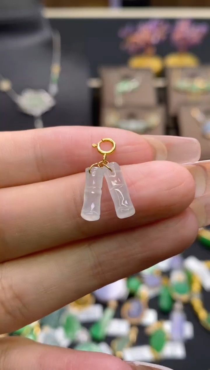 【闪购商品】翡翠颈饰18K金镶嵌净货18482