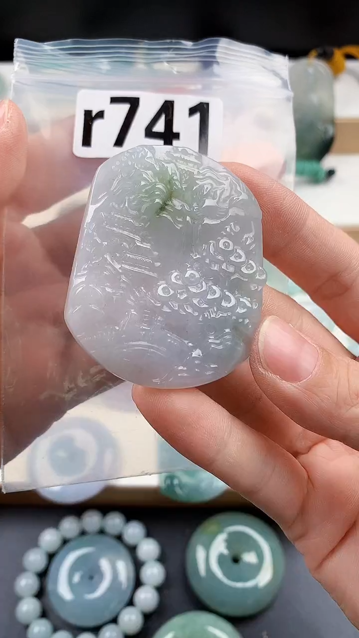 颈饰未镶嵌翡翠天然翡翠吊坠挂件