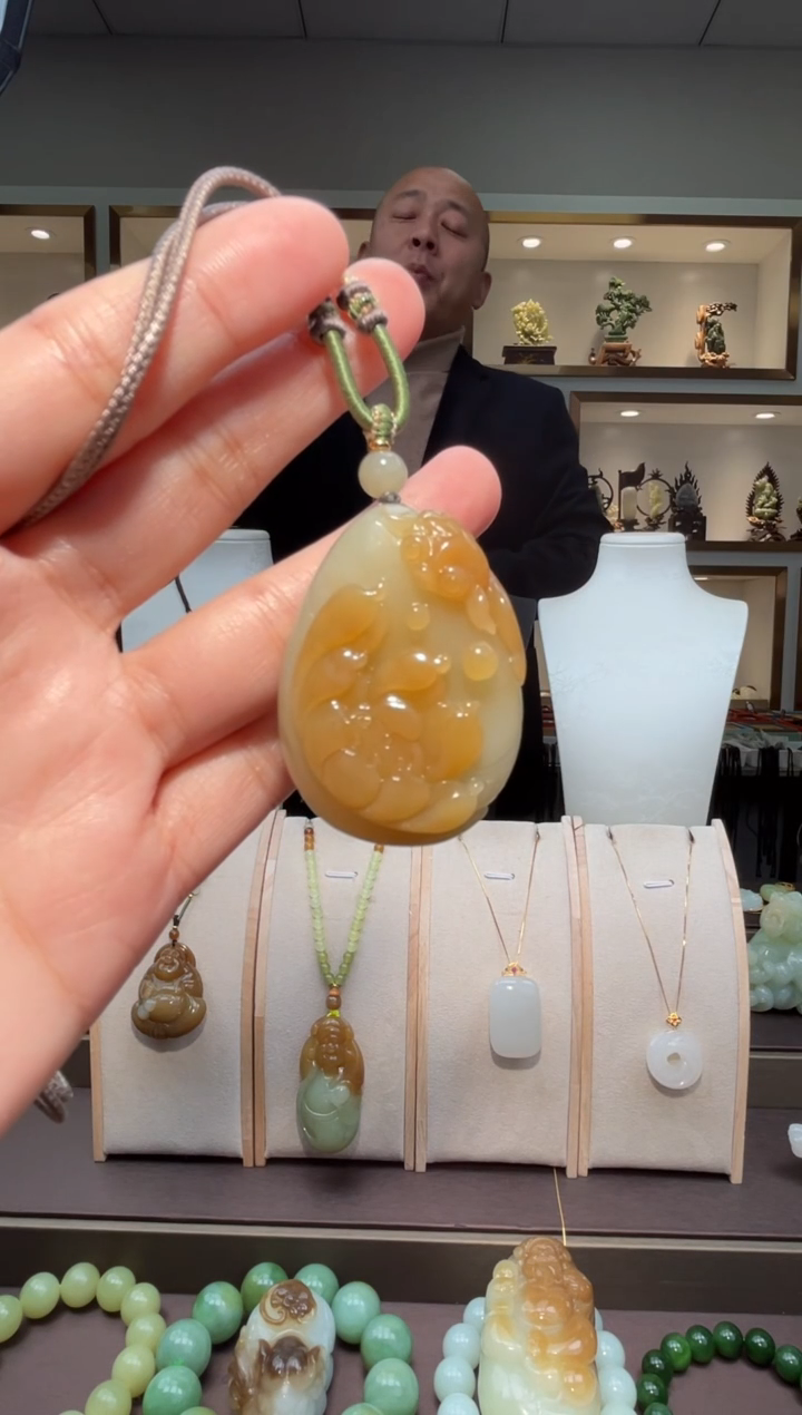 颈饰未镶嵌和田玉苏