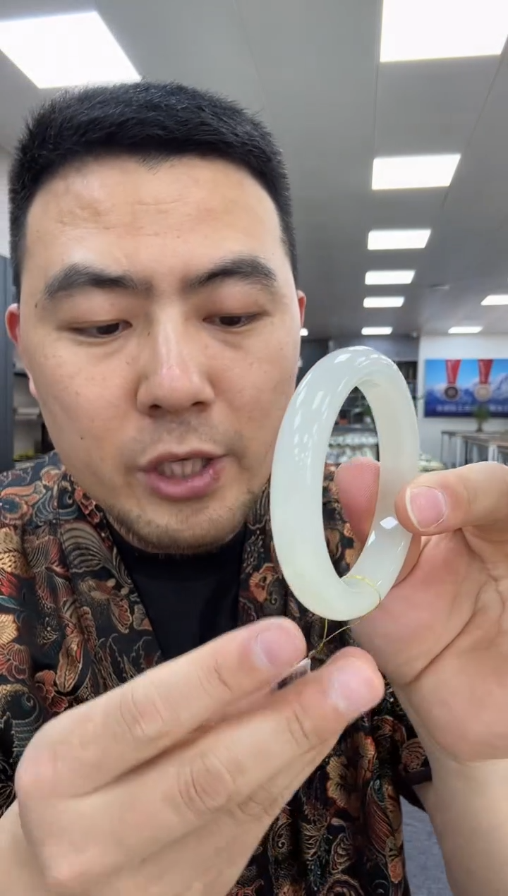 【闪购商品】和田玉手镯未镶嵌55  477