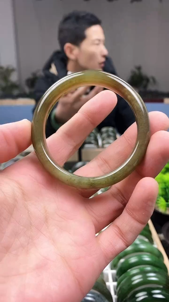 【闪购商品】和田玉手镯未镶嵌55