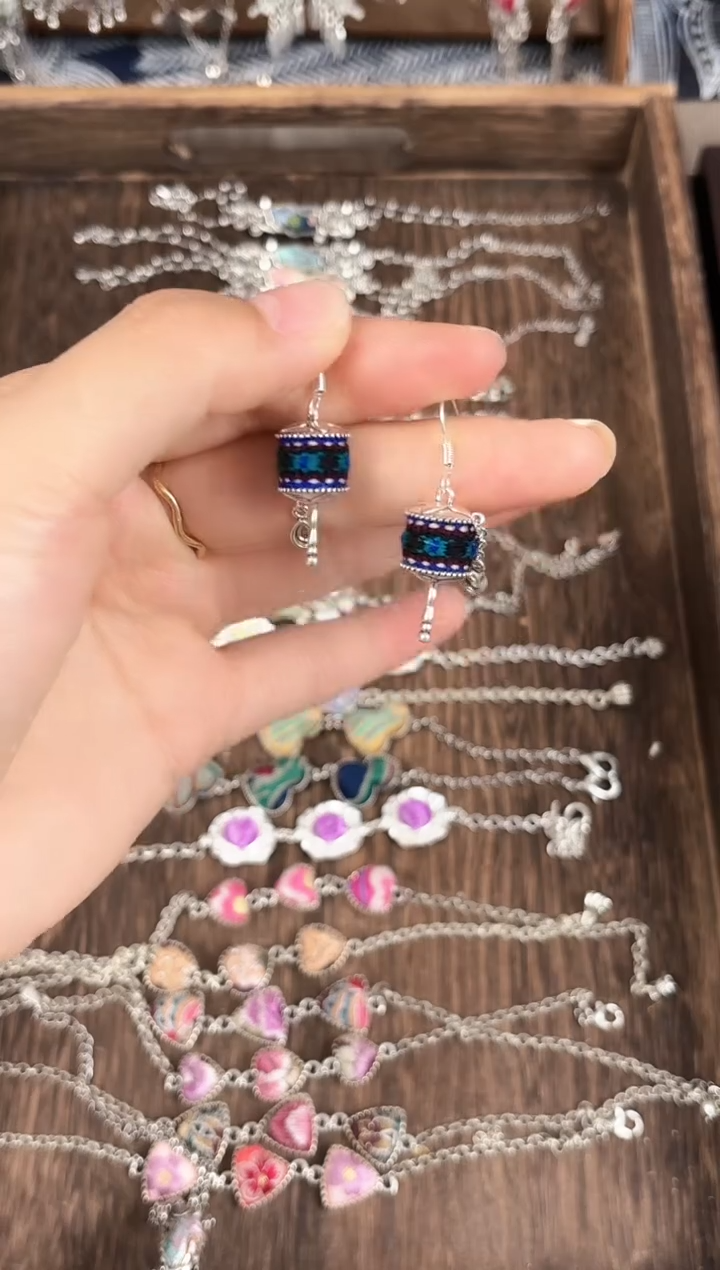 织绣民族风非遗老绣饰品611