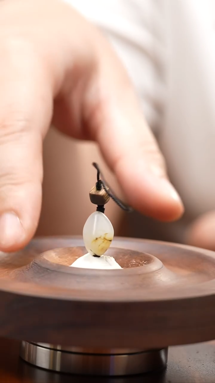 和田玉未镶嵌吊坠(不含链)和田玉原石