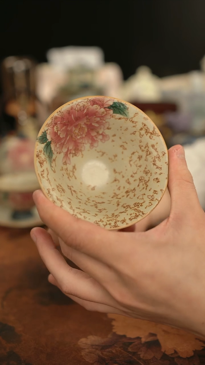 摩吉陶陶闪拍链接 牡丹花焦糖釉斗笠主人杯