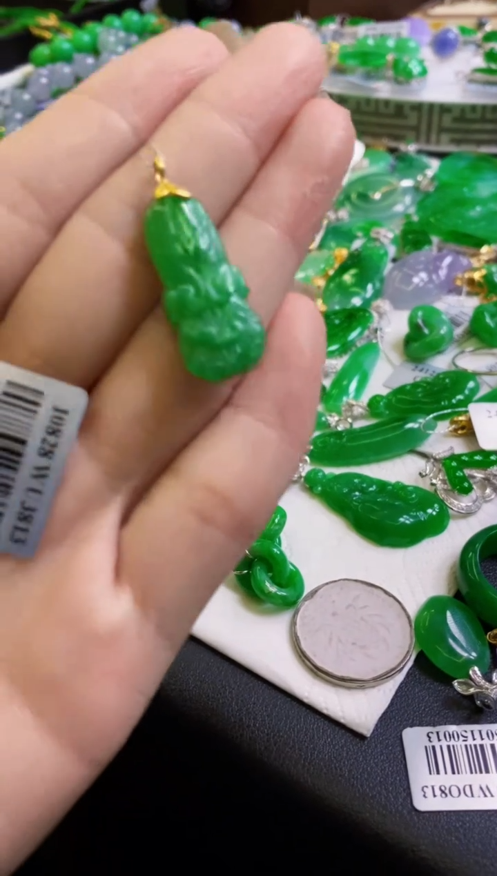 【闪购商品】翡翠颈饰18K金镶嵌吊坠