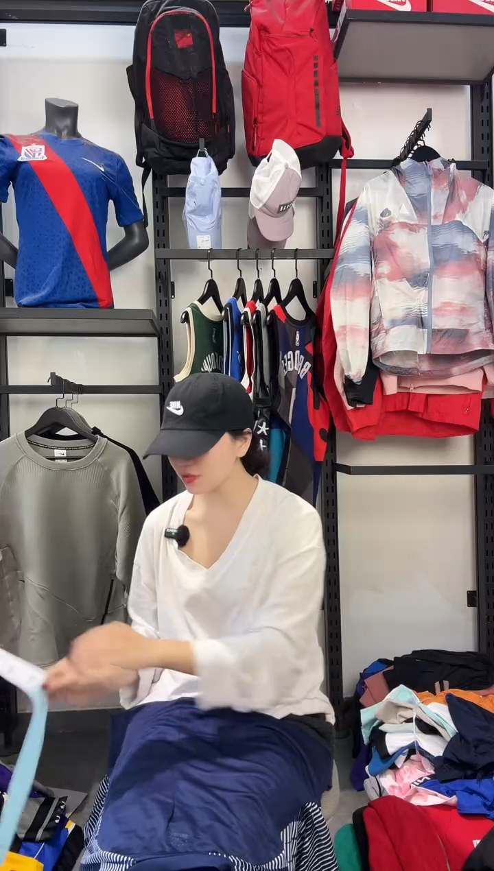 120·编码 耐克卫衣服饰过款为准 尺码M