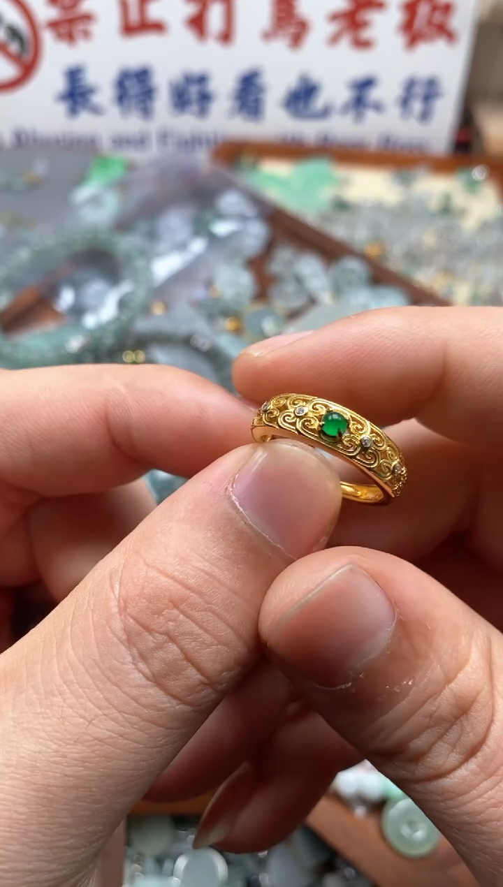 【闪购商品】翡翠颈饰未镶嵌哥哥