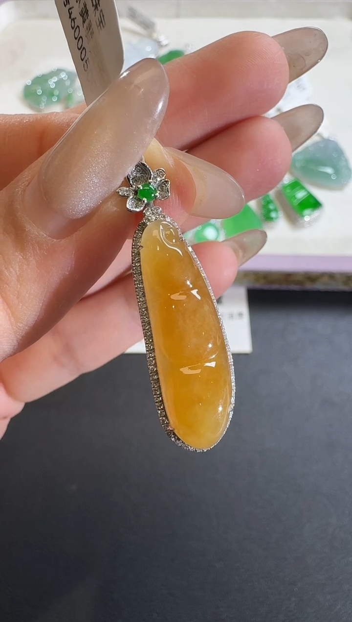 【闪购商品】翡翠吊坠(不含链)18K金镶嵌【新春大吉】钻石镶嵌