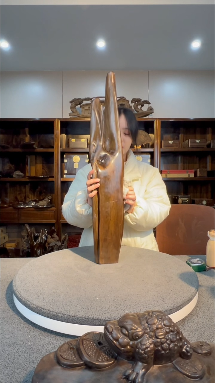 【闪购商品】金丝楠木雕随形立柱