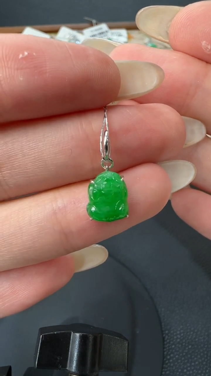 【闪购商品】翡翠吊坠(不含链)18K金镶嵌1