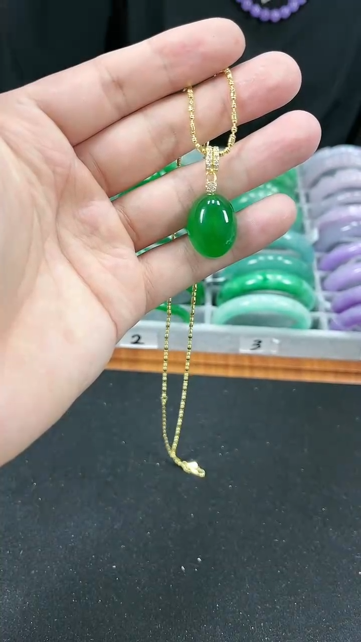 【闪购商品】砖雕h49 冰阳绿鸽子蛋吊坠