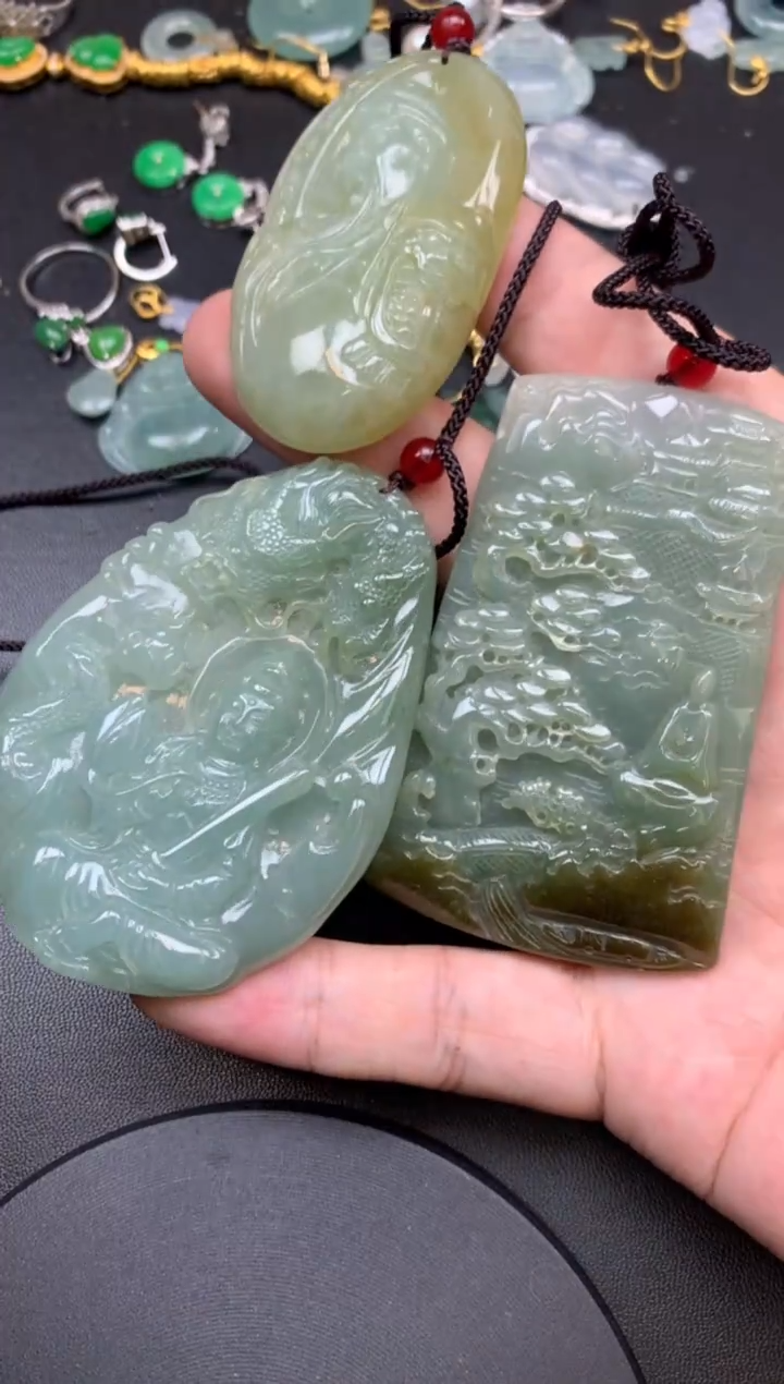 颈饰未镶嵌翡翠一*?西西商品不退不换