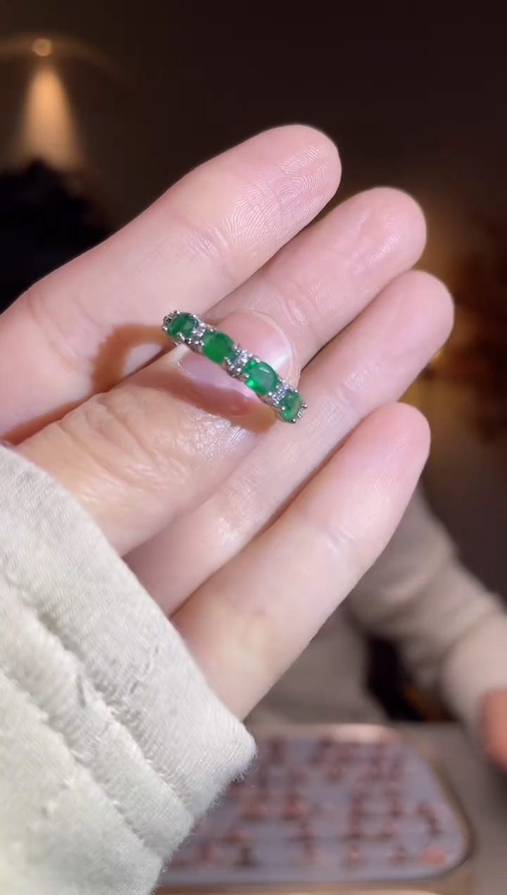 银S925镶嵌手饰祖母绿手饰