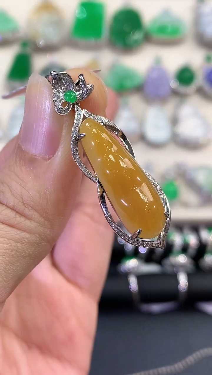 【闪购商品】翡翠吊坠(不含链)18K金镶嵌B101      