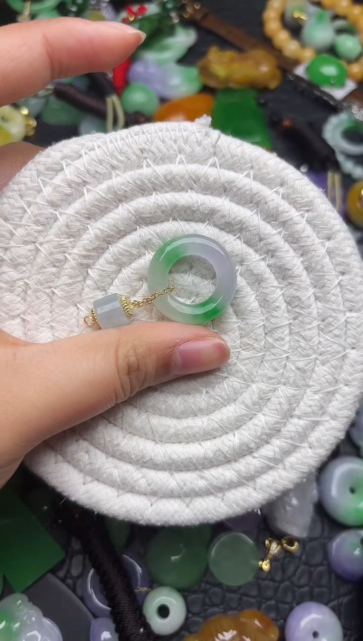 颈饰未镶嵌翡翠缅甸翡翠吊坠