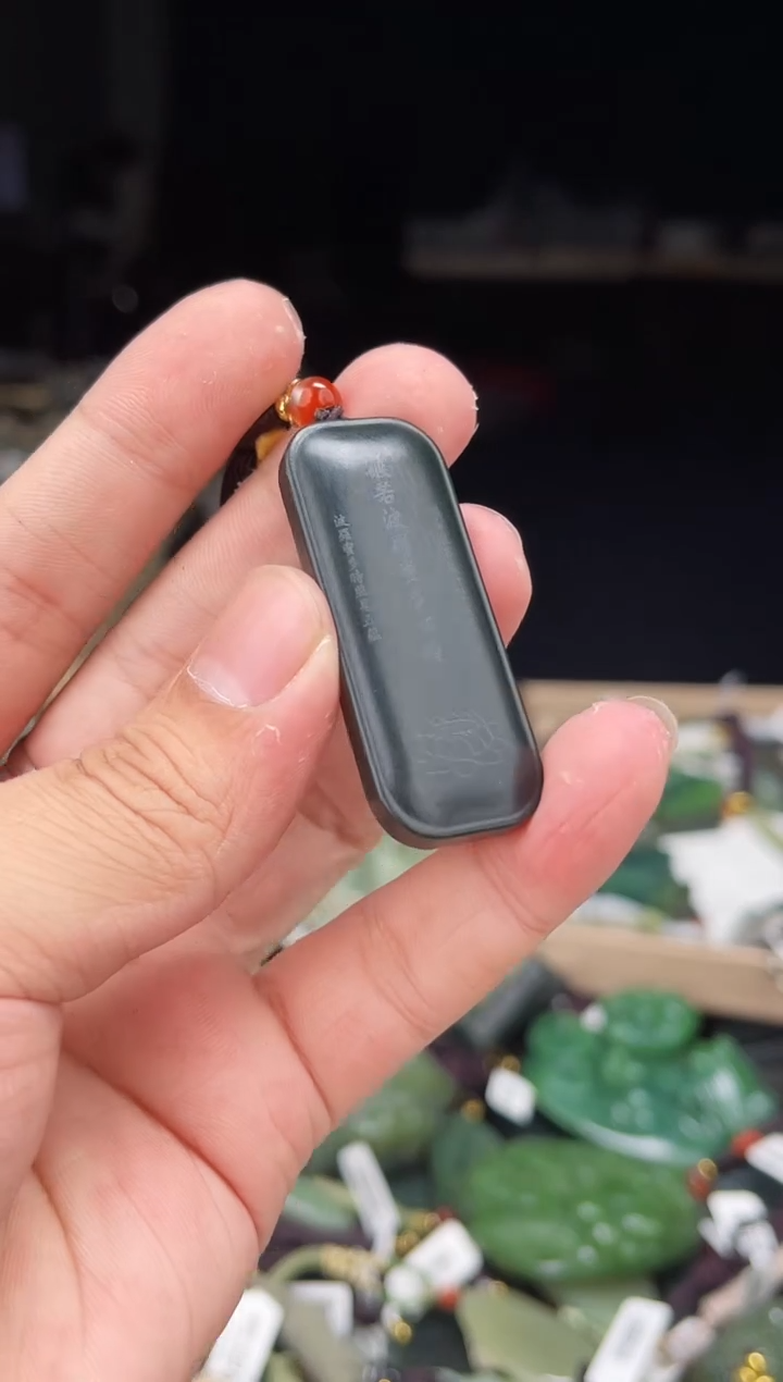 颈饰未镶嵌和田玉1