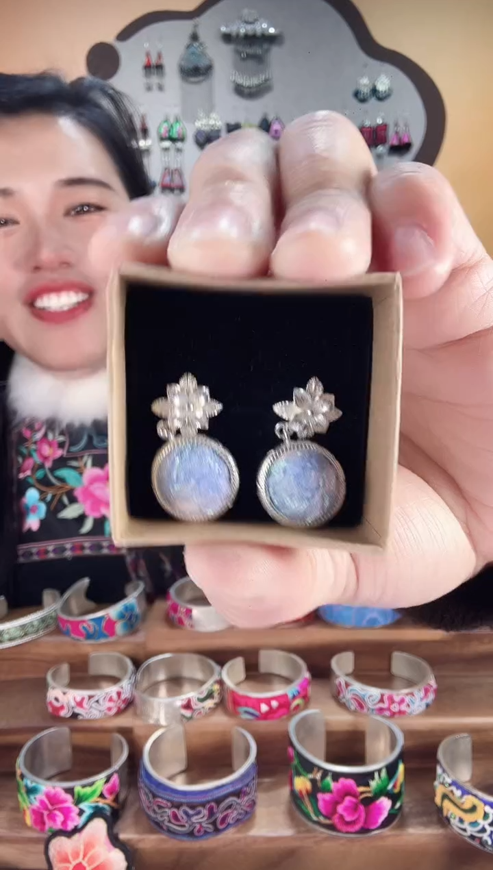 织绣非遗手工苗绣刺绣首饰22