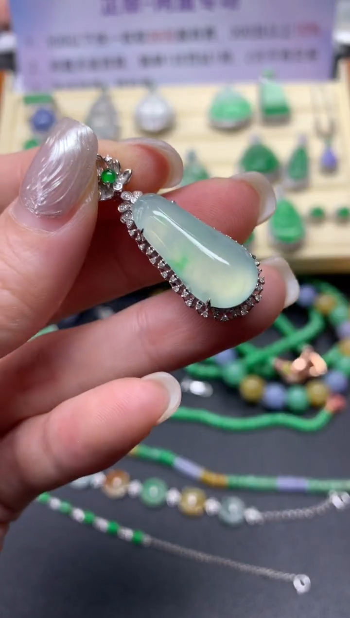 【闪购商品】翡翠吊坠(不含链)18K金镶嵌吊坠|4500+450