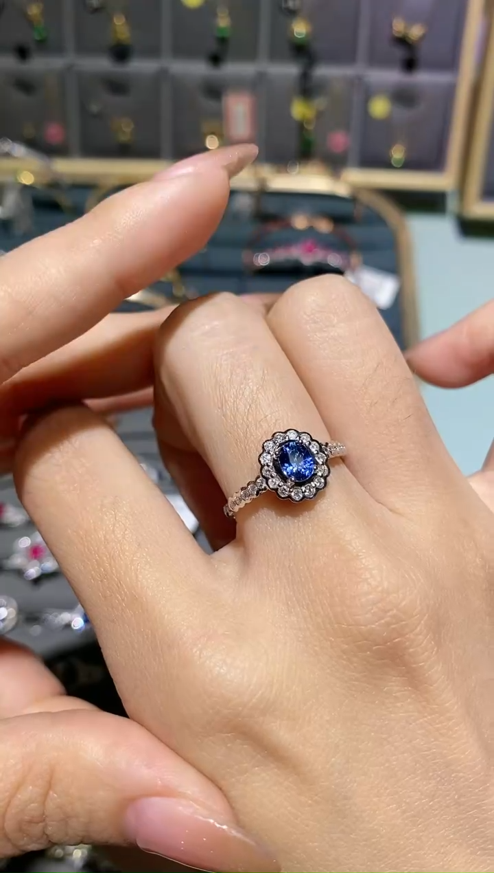 【闪购商品】蓝宝石戒指18K金镶嵌戒指