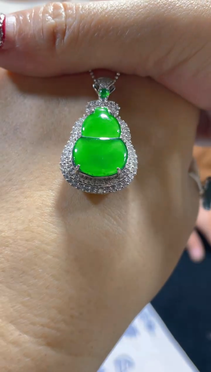 【闪购商品】定制翡翠未镶嵌天然A货翡翠假一罚四（多样性发货）