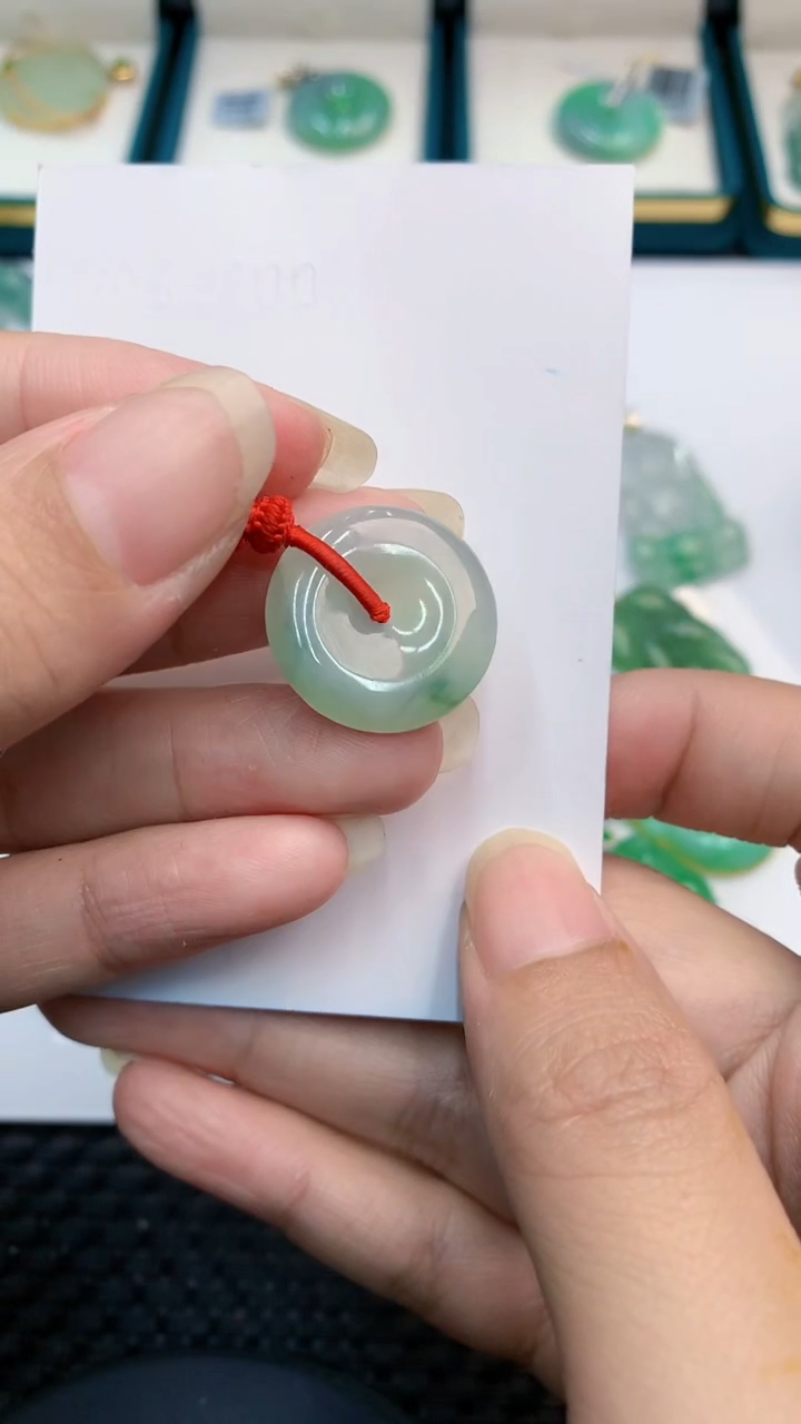 【闪购商品】翡翠颈饰未镶嵌            8