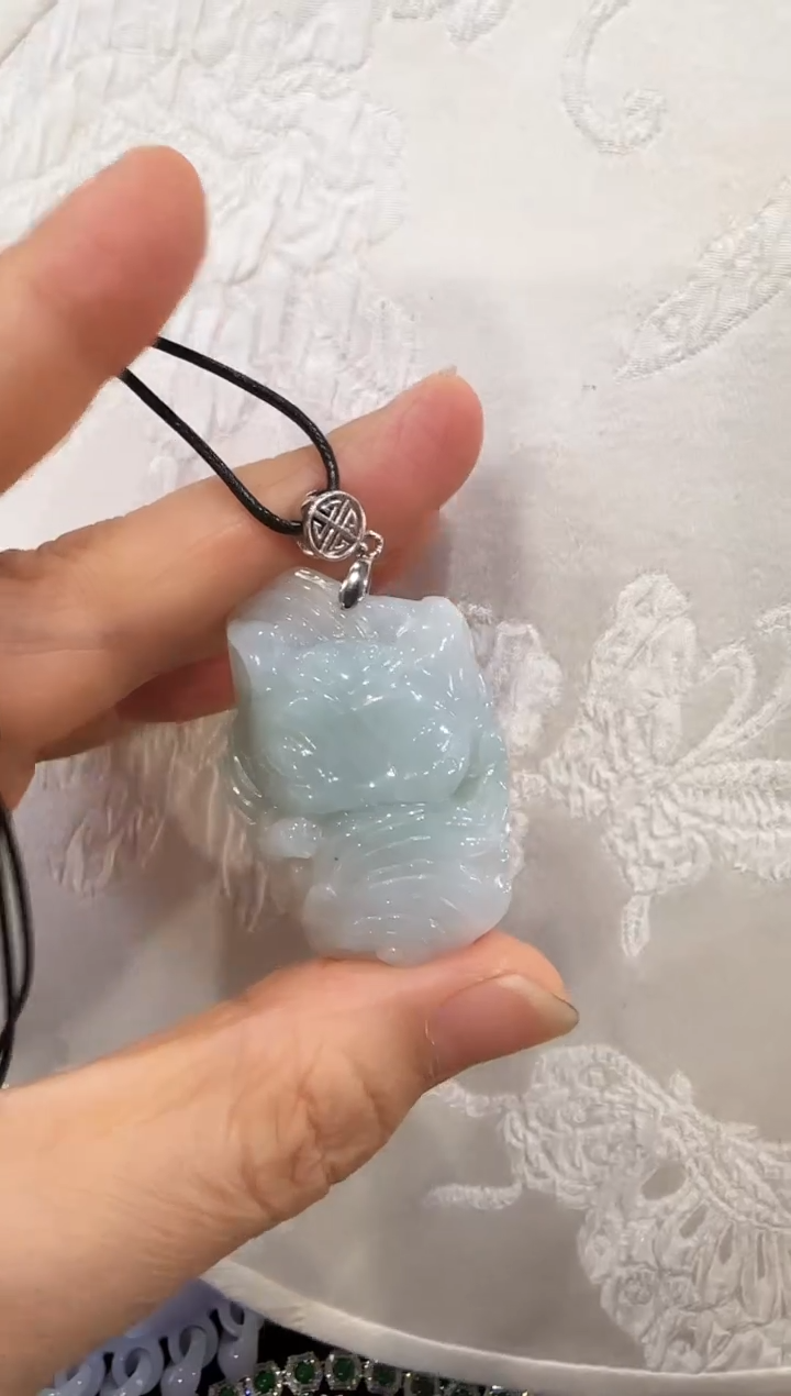 翡翠未镶嵌颈饰国风